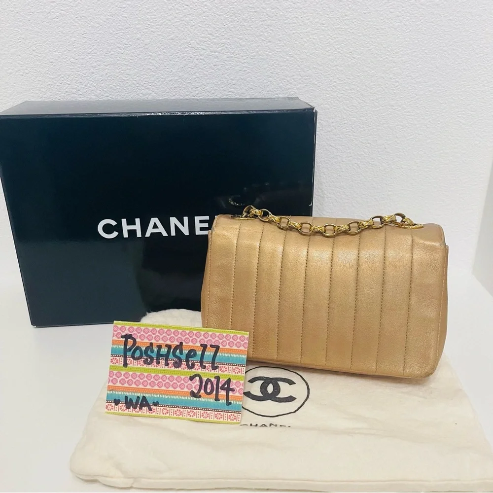 CHANEL Border mini rectangular flap - Picture 2 of 9